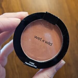 NEW! Wet n Wild Coloricon Blush Pearlescent Pink #1111555